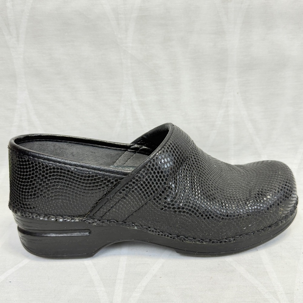 Dansko XP Professional Clogs Black Anaconda Snakeskin Textured Leather sz EU 38
